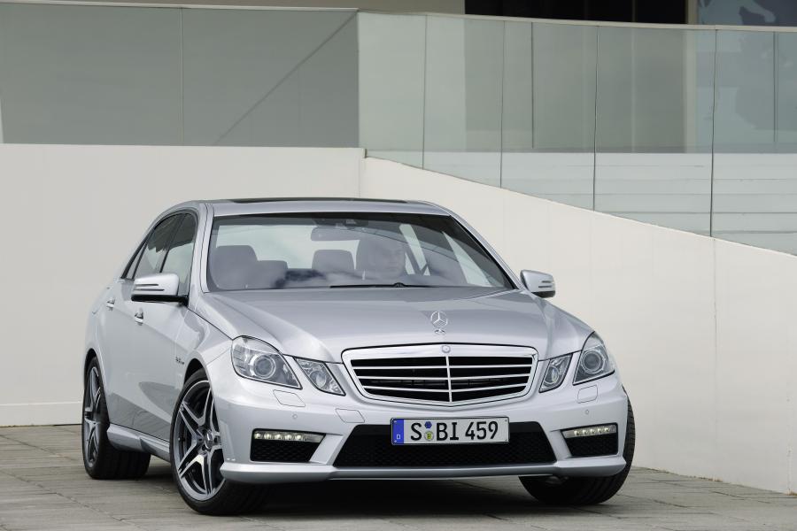  Mercedes-Benz E63 AMG 2009 года  (фото 24 из 26)